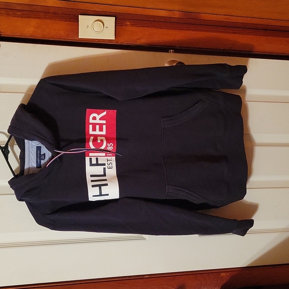 Tommy Hilfiger Other - Tommy Hilfiger hoodie. Black color. Size medium